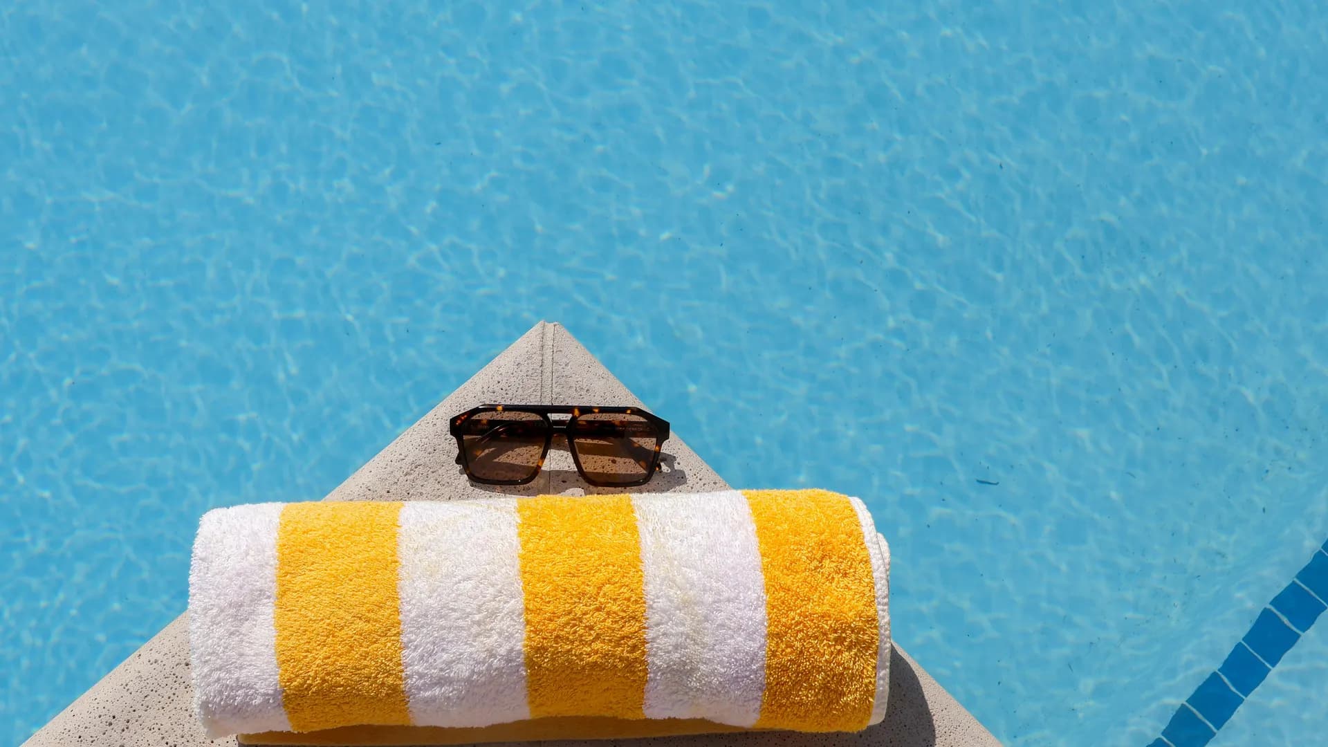 Sonnenbrillen fĂĽr den Urlaub 2026: Top-Marken im Sale